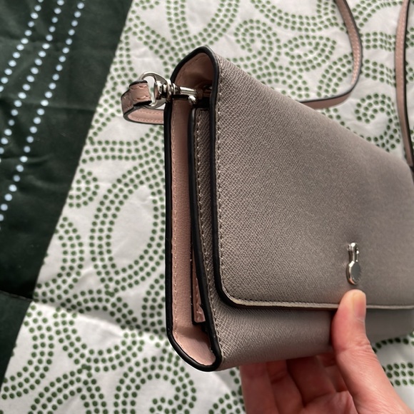 NWOT- London Fog Grey & Pink Crossbody Bag - Picture 6 of 11